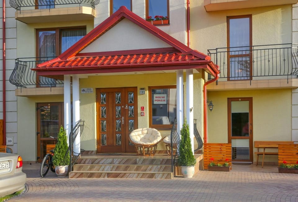 Property building, Facade/entrance