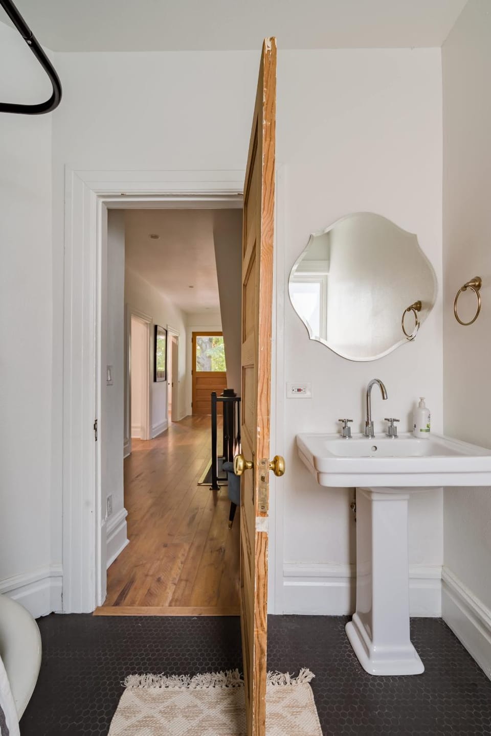 Stay Portland - 3BR - Sleeps 6 - Steps to NW 23rd - Fast WiFi Apartment in Portland