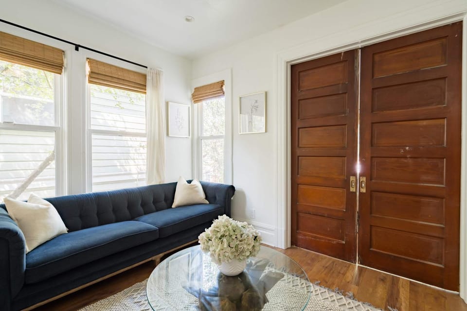 Stay Portland - The Câlin Suite - Posh Local Boutiques & Eateries Apartment in Portland