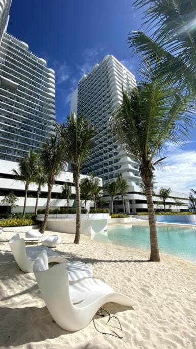 Blissful Bali Studio Azure North by THE BALI CORNER AT AZURE NORTH, High Floor, Beautiful View of Resort Amenities and Mt Arayat Apartment in Calabarzon