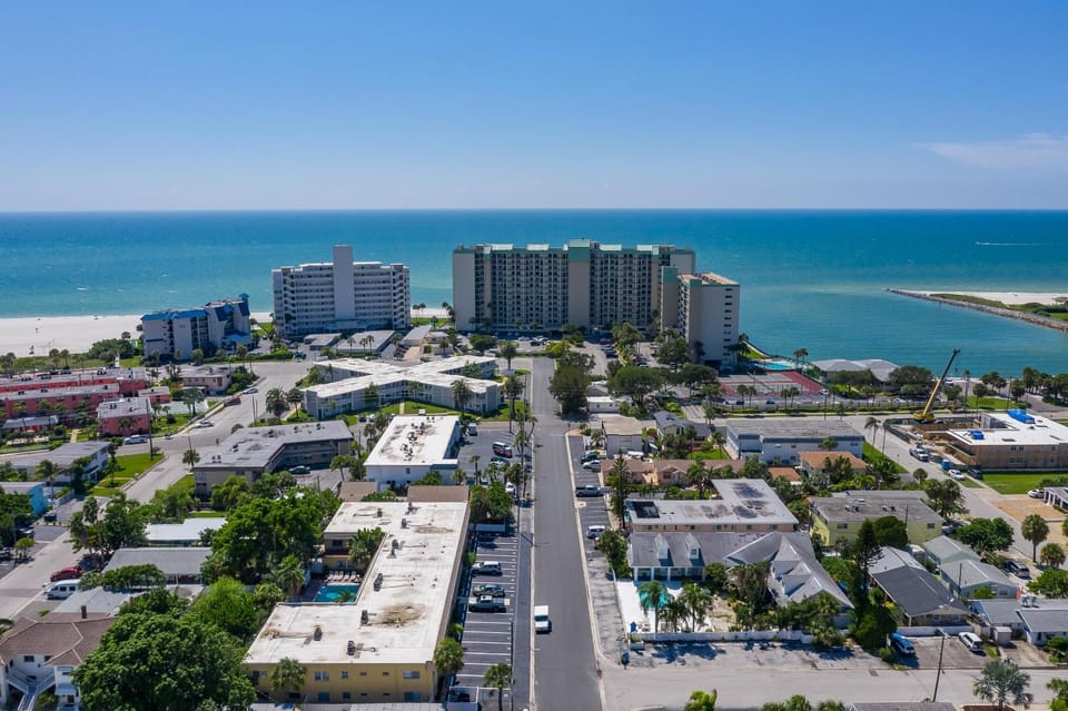 Waves 8 House in Saint Pete Beach