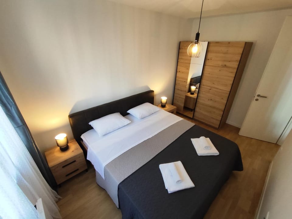 Bed, Photo of the whole room, Bedroom, towels, wardrobe