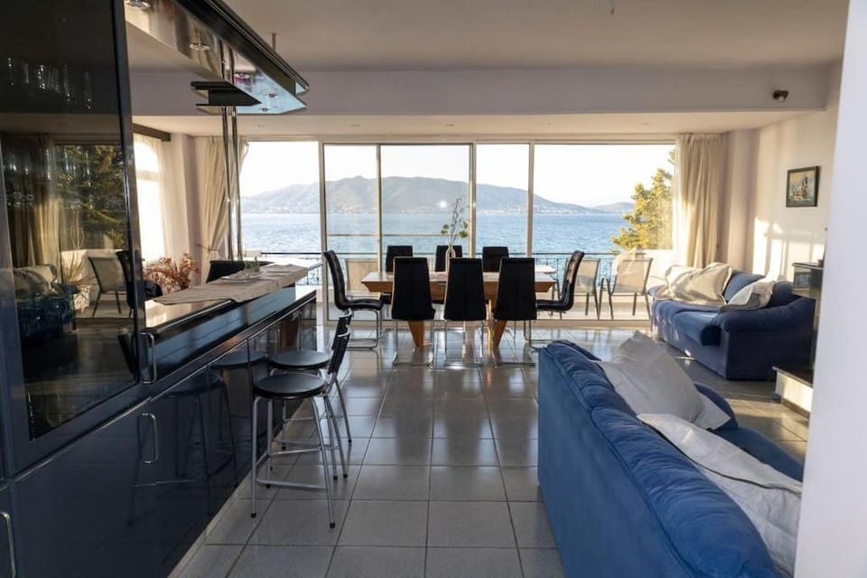 Living room, Sea view