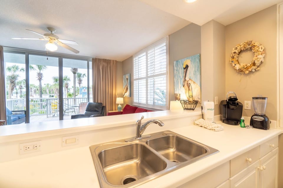 Pelikana Lanai, Lazy River, Family Friendy Apartment hotel in Okaloosa Island