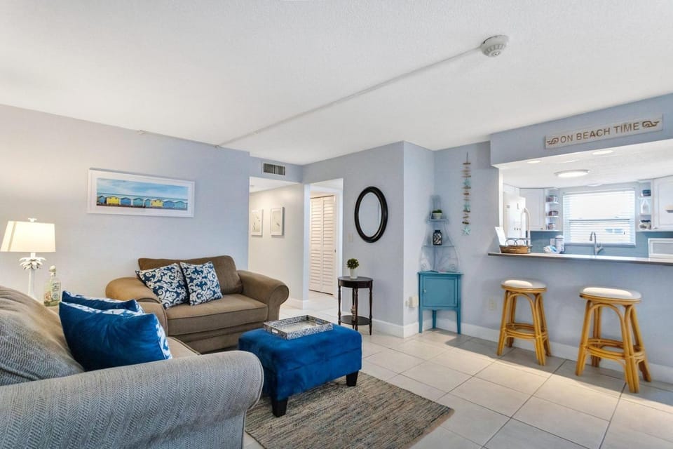 Waves 19 House in Saint Pete Beach