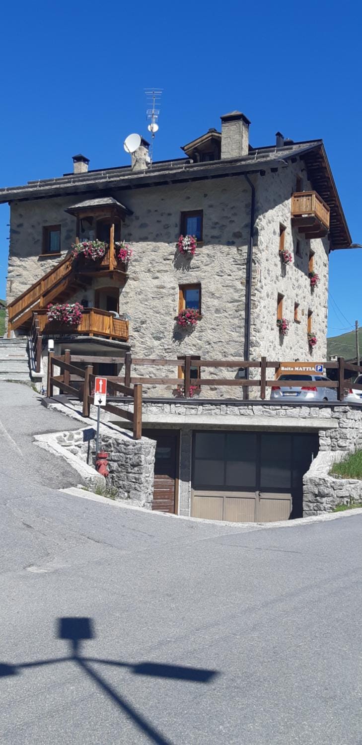 Property building, Day