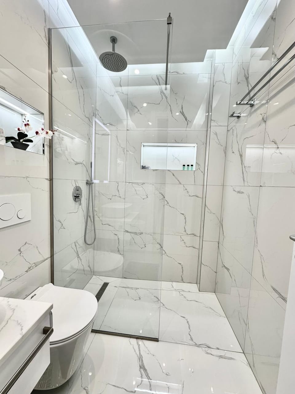Shower, Toilet, Bathroom