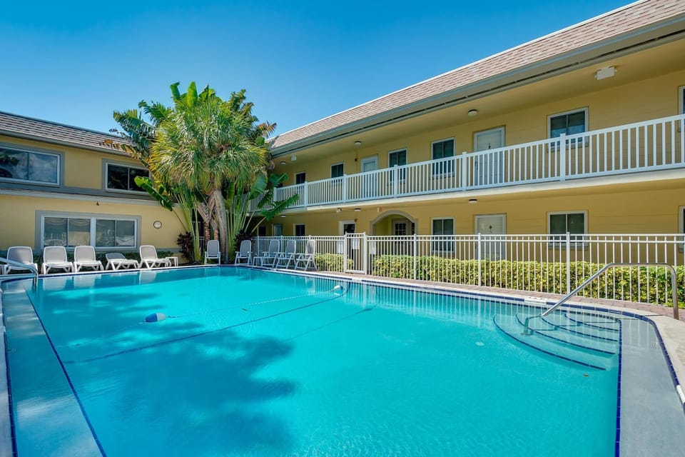 Waves 1 House in Saint Pete Beach