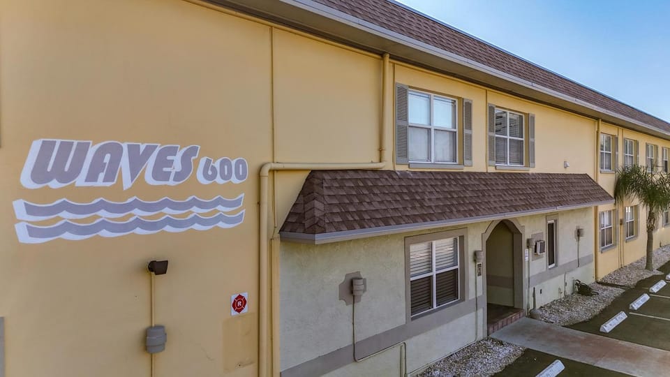 Waves 1 House in Saint Pete Beach