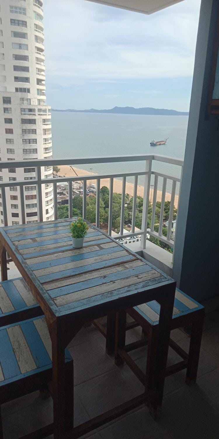Property building, Patio, Day, Natural landscape, View (from property/room), Balcony/Terrace, Dining area, Sea view