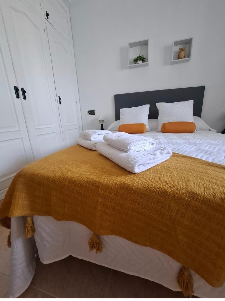 Bed, Bedroom, towels, wardrobe
