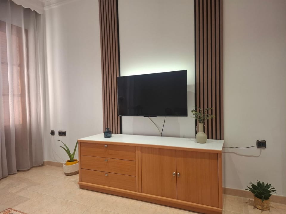 Communal lounge/ TV room, TV and multimedia
