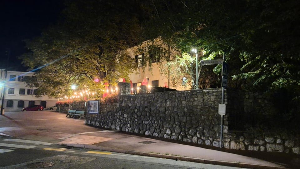 Property building, Street view