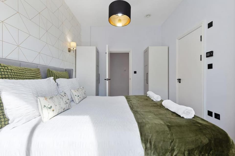 Bed, Photo of the whole room, Bedroom, towels, wardrobe