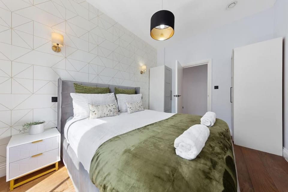 Bed, Photo of the whole room, Bedroom, towels, wardrobe