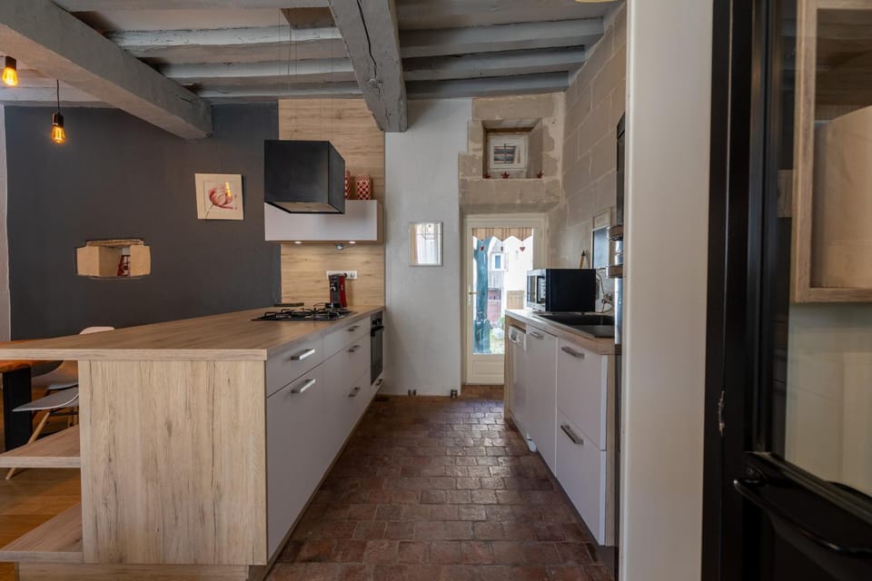 Kitchen or kitchenette