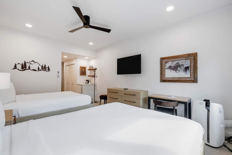 The Charter at Beaver Creek E135 Hotel in Beaver Creek