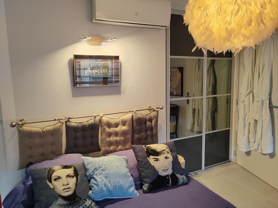 Photo of the whole room, Bedroom, air conditioner