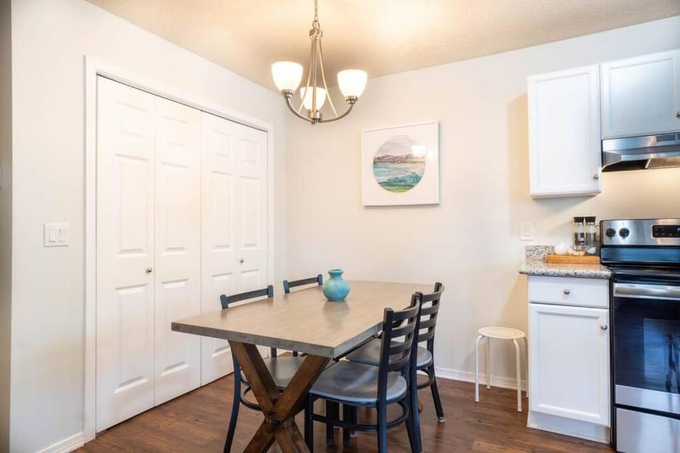 Foxden, Walk to Downtown Festivals and Events! House in Pensacola