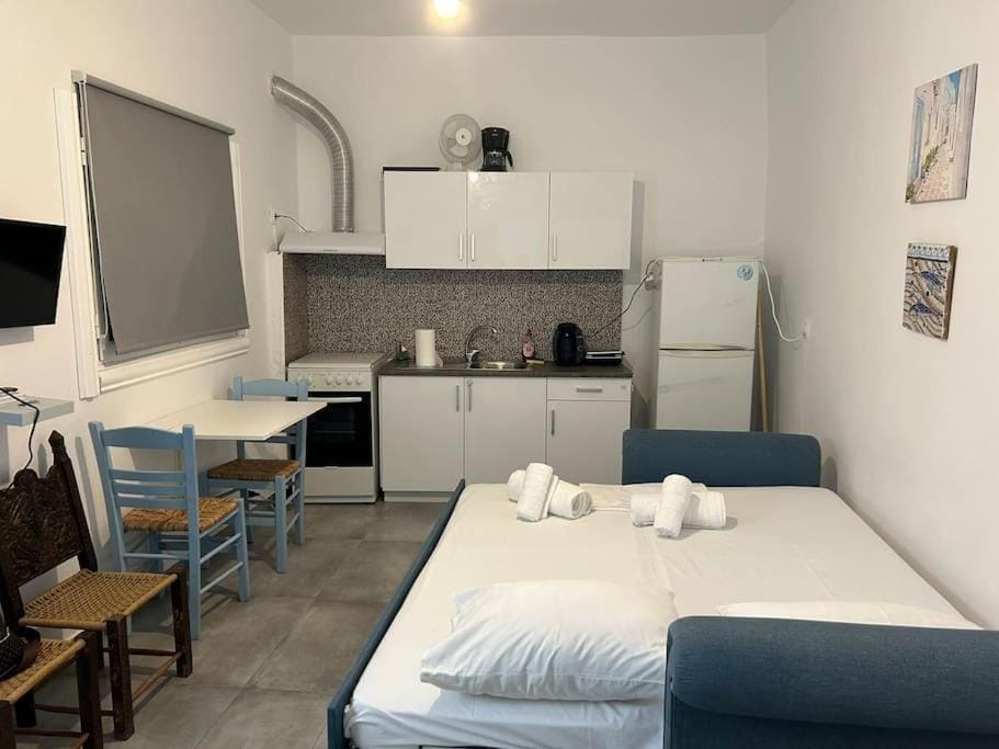 Martinos Apollo Home House in Kea-Kythnos