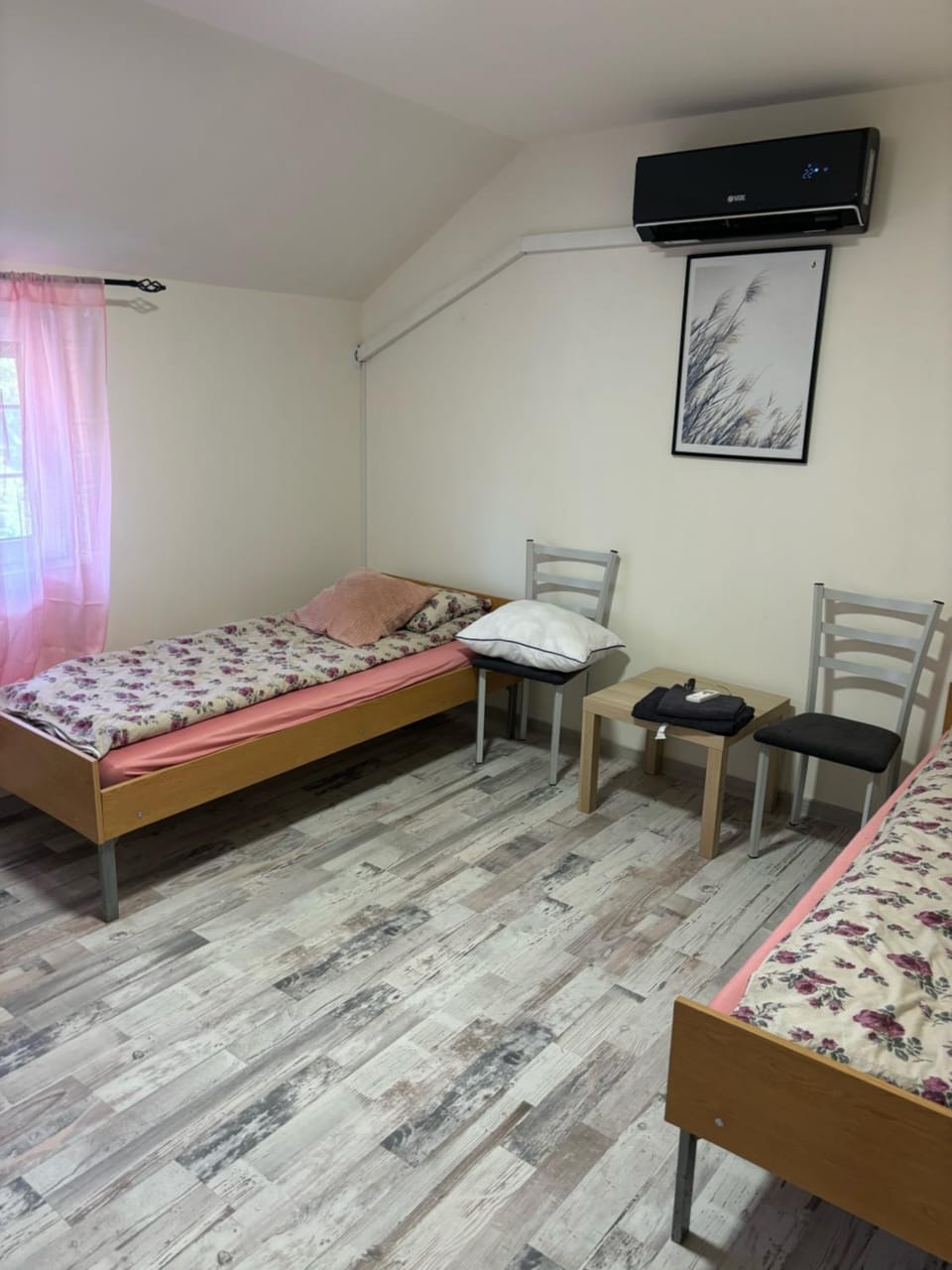 Bed, air conditioner