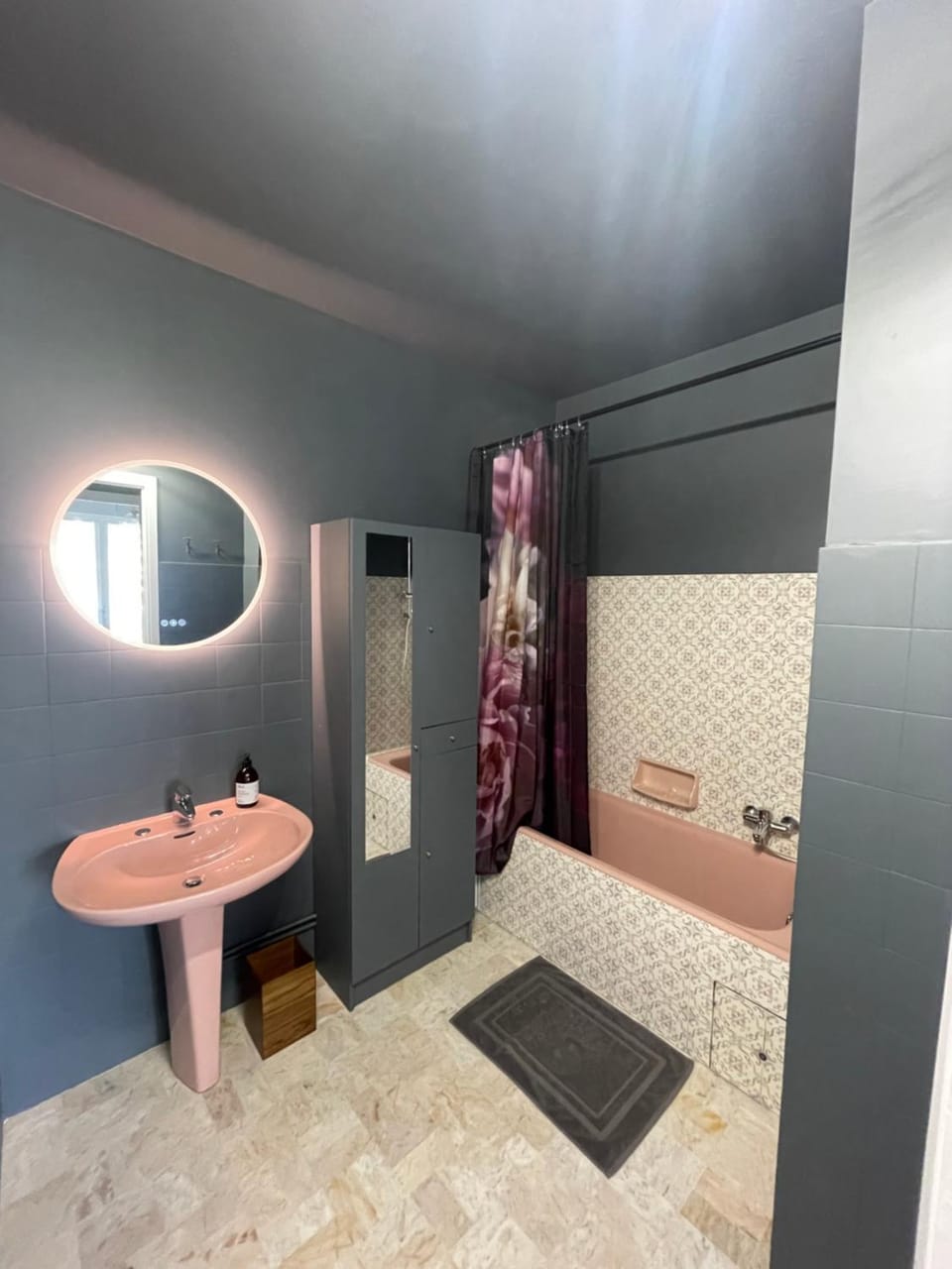 Bathroom, Bath