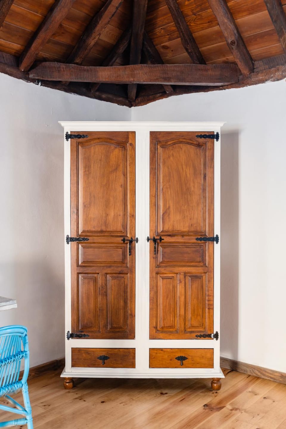 wardrobe