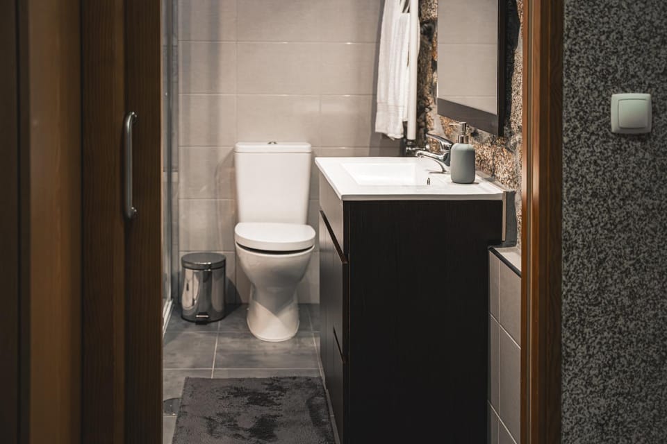 Toilet, Bathroom