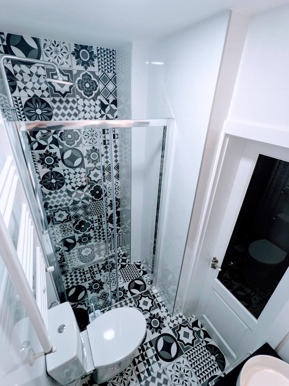 Shower, Toilet, Bathroom