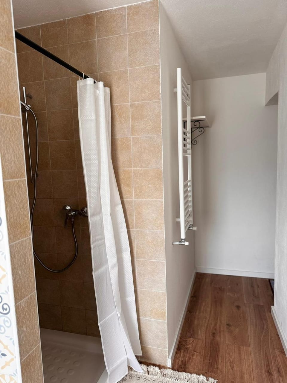 Shower, Bathroom, towels