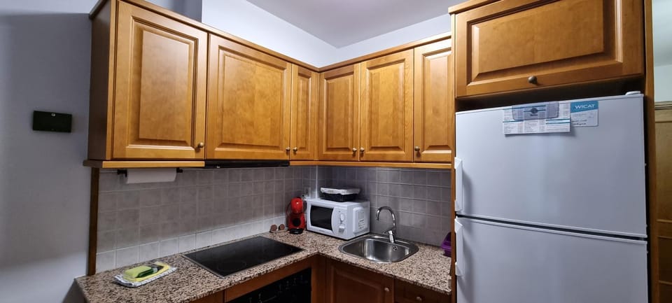 microwave, kitchen