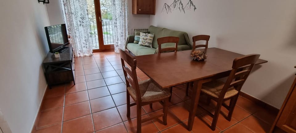 TV and multimedia, Living room, Dining area