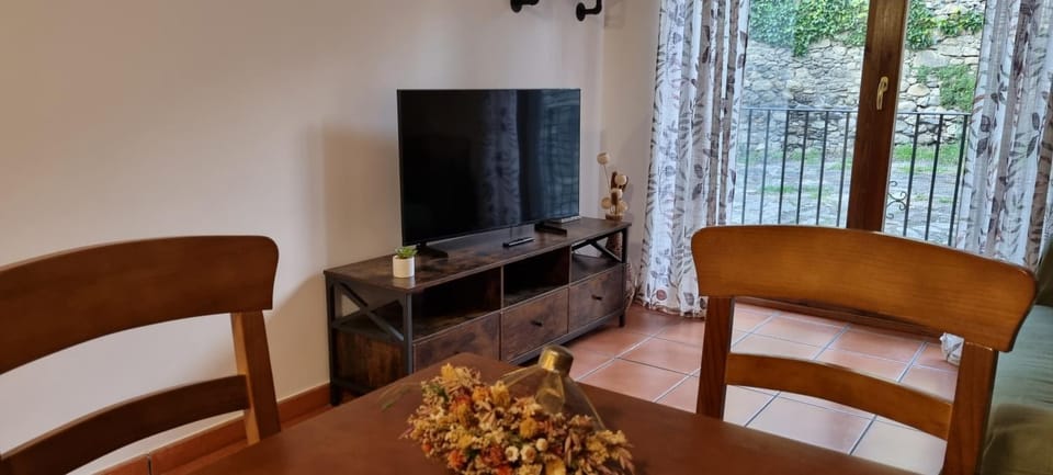 Communal lounge/ TV room, TV and multimedia, Living room
