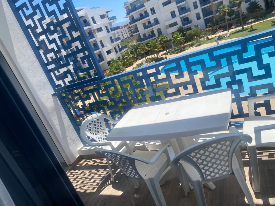 Appartement piscine à 2min de la plage, CostaMar Martil Apartment in Tangier-Tétouan-Al Hoceima