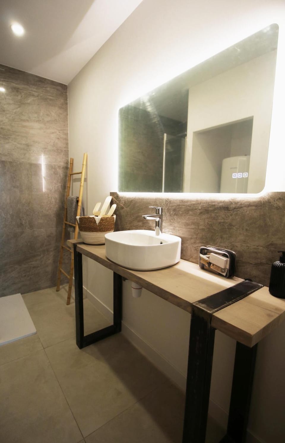Shower, Bathroom, towels