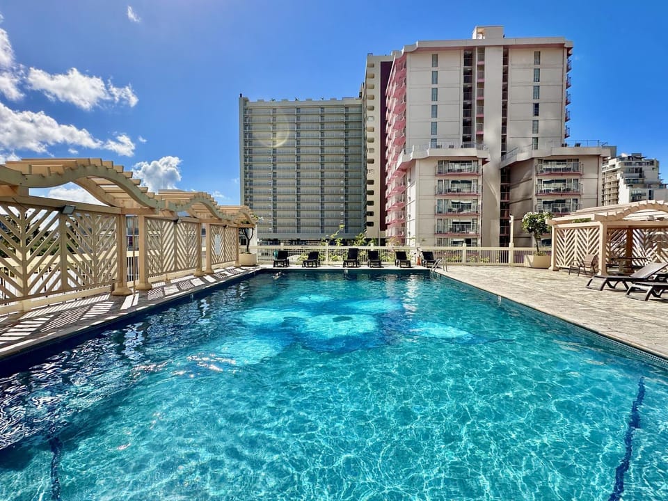 Swimming pool, Swimming pool