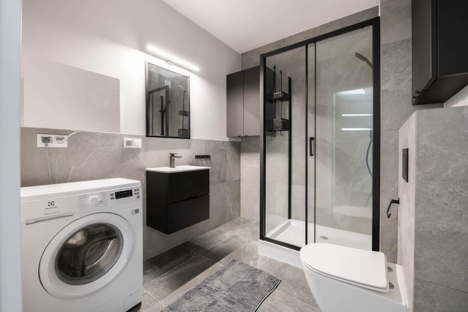 Shower, Toilet, Bathroom, washing machine