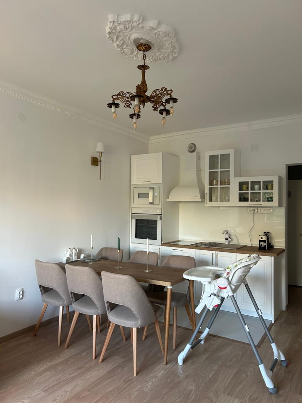 Kitchen or kitchenette, Dining area, minibar, pet friendly, stove