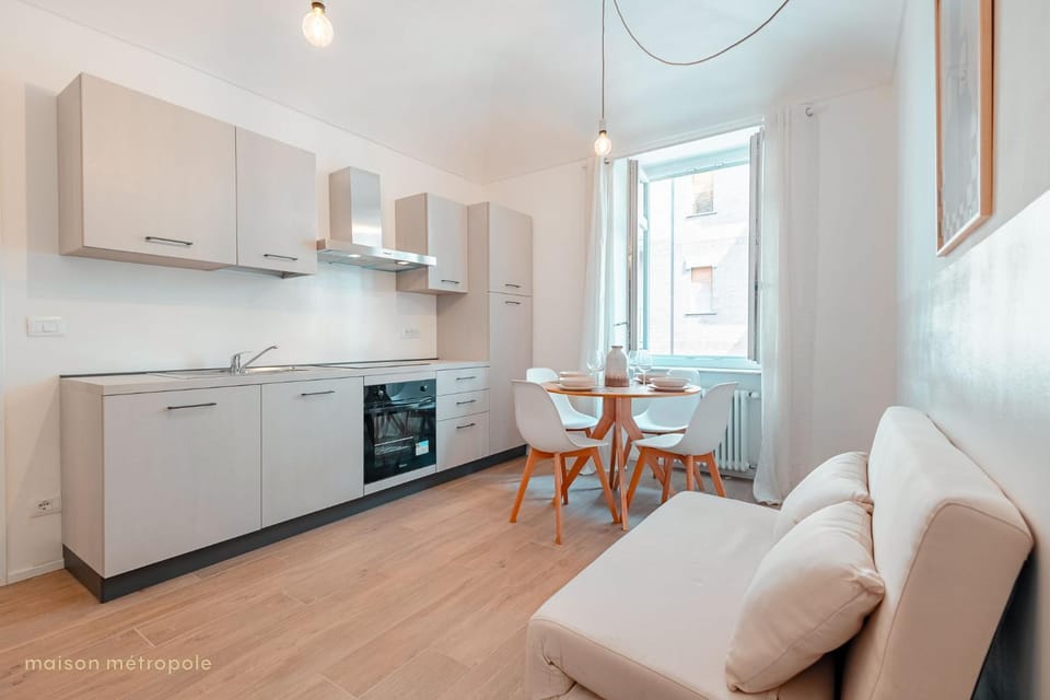 Kitchen or kitchenette, Living room, Seating area, Dining area, stove