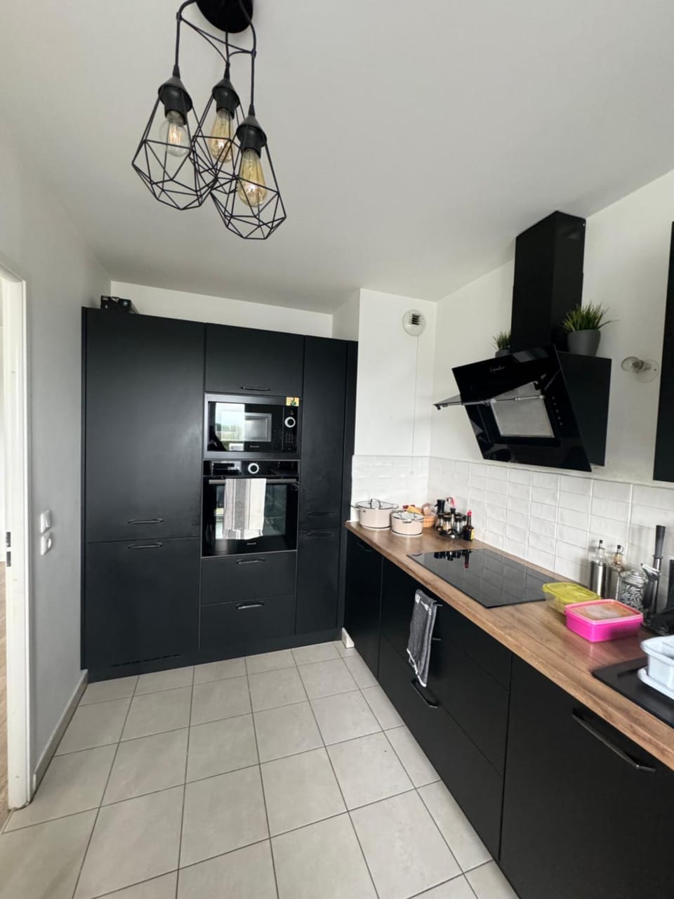 Kitchen or kitchenette, oven, stove