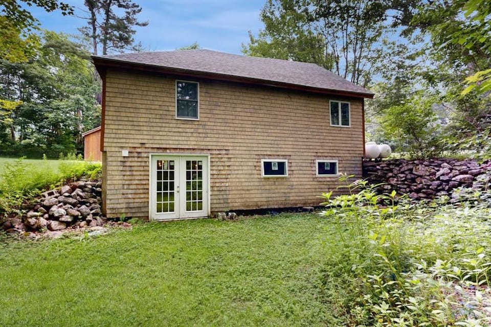 Property building, Day, Garden