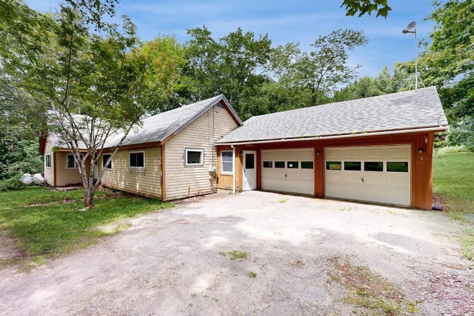 Property building, Day