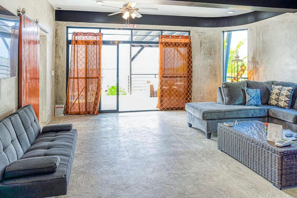 Castillo Hunab Ku Villa in Belize District
