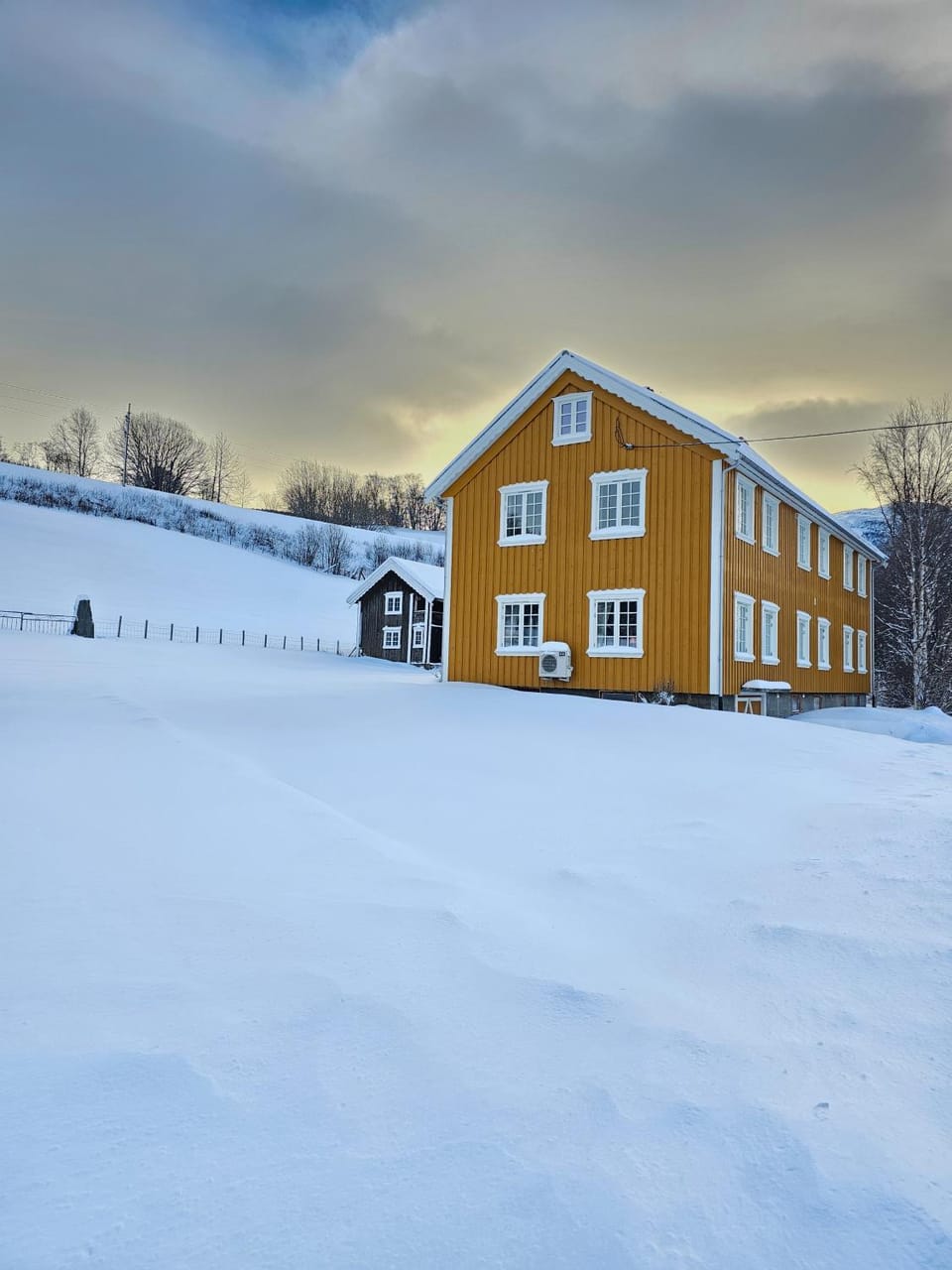 Property building, Natural landscape, Winter