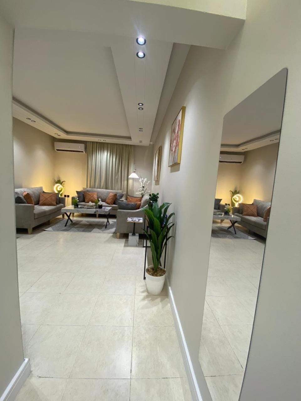 Living room, Seating area