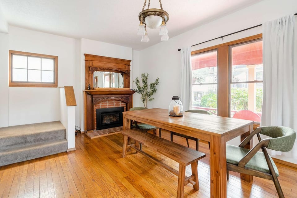 Stay Portland - 4BR Preserved 1907 Classic Craftsman House in Portland