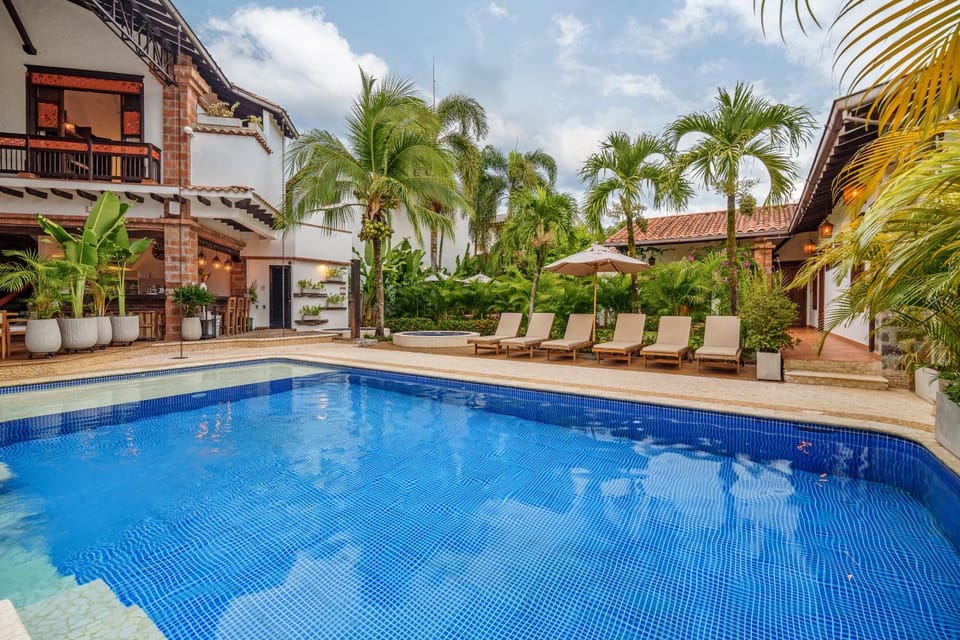 Day, Swimming pool, sunbed