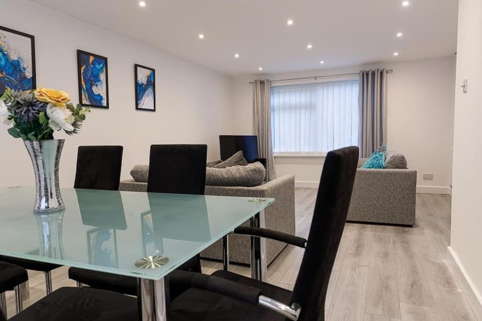 Home to Home - WS4 Apartment in Walsall