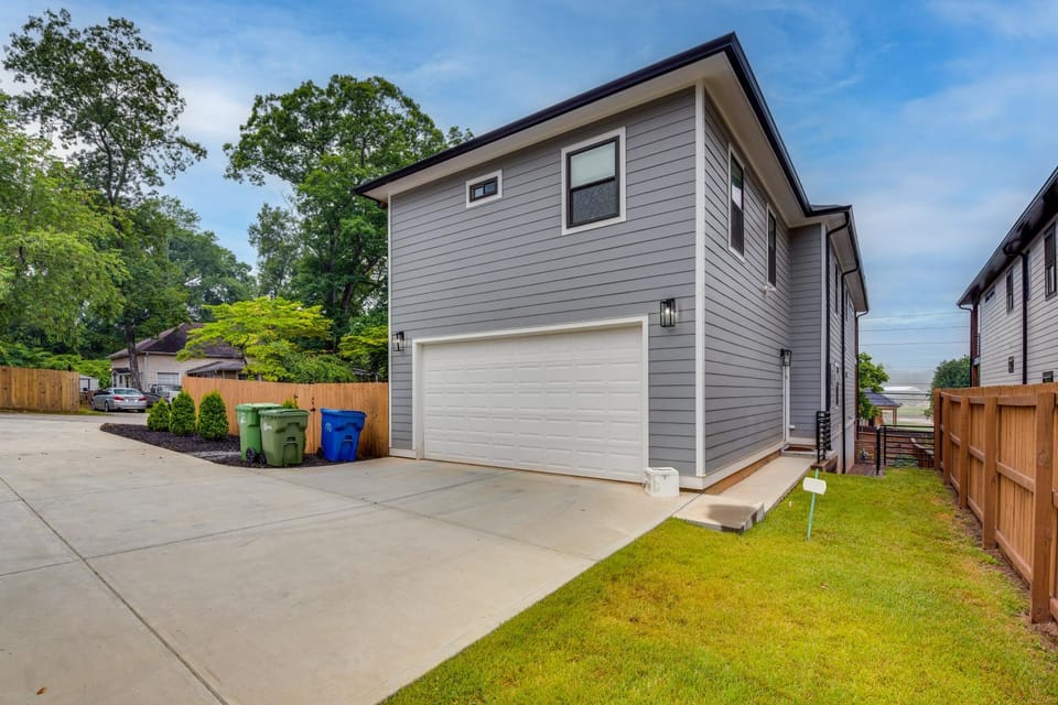 Couple’s Getaway Near Dtwn ATL & Mercedes-Benz! Apartment in Candler-McAfee