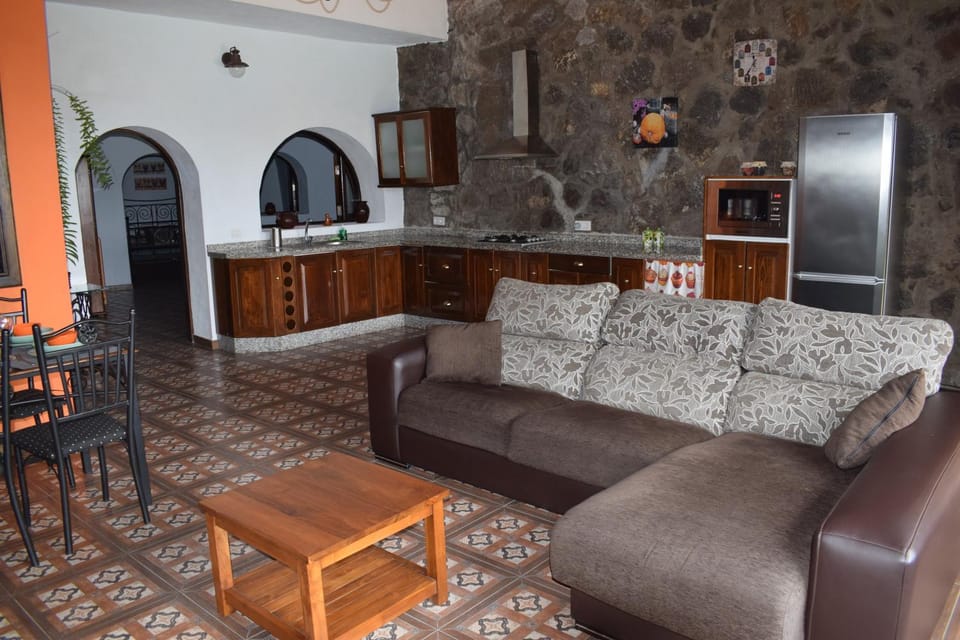 Holiday Home El Brezal House in Comarca Norte